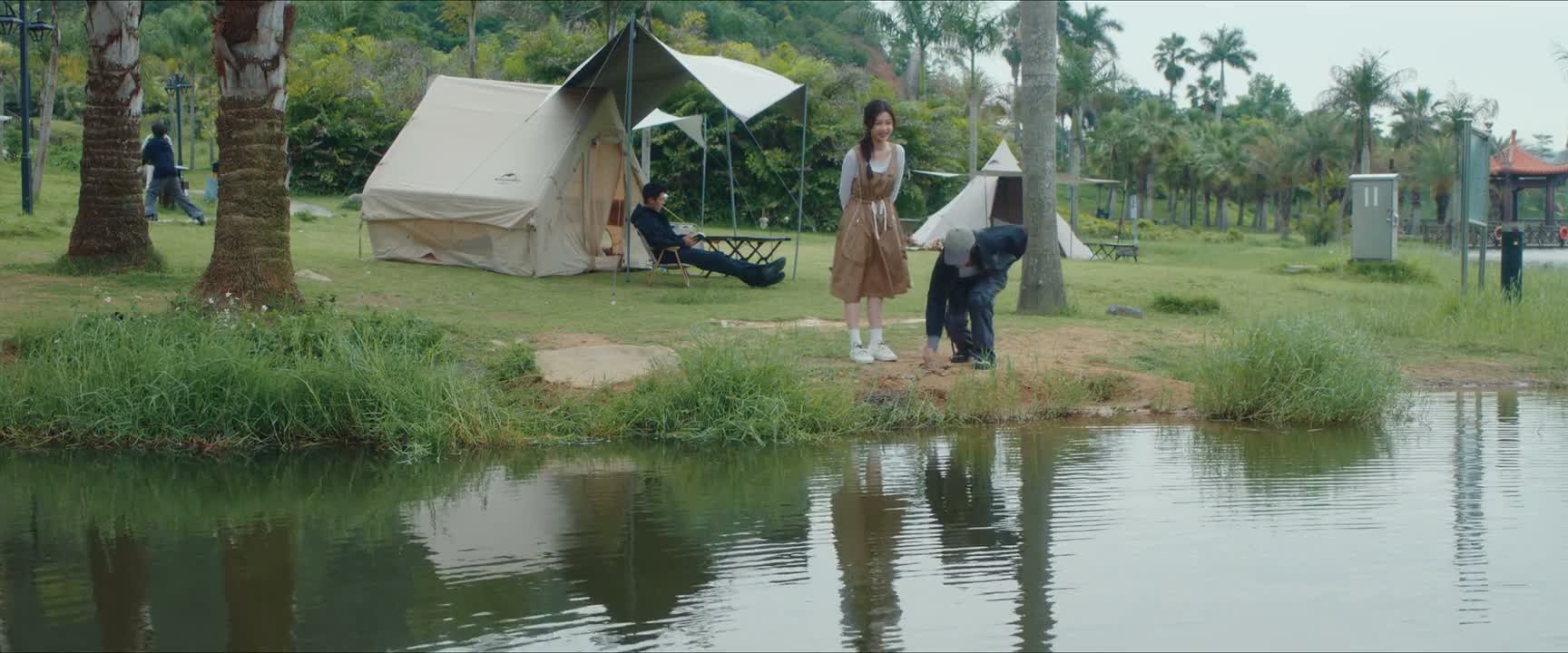 我还记得那个时候上课 我老偷偷地看金庸
