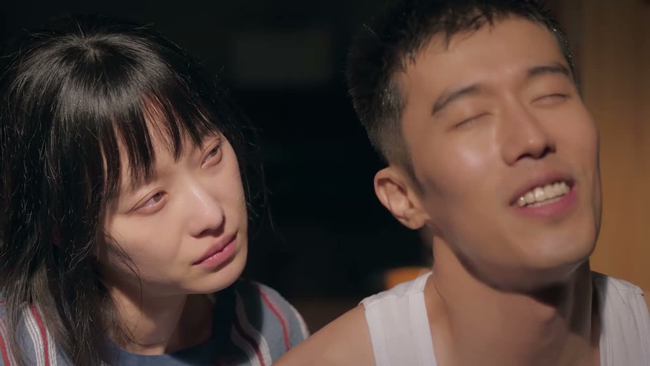 大热天电扇不能坏呗