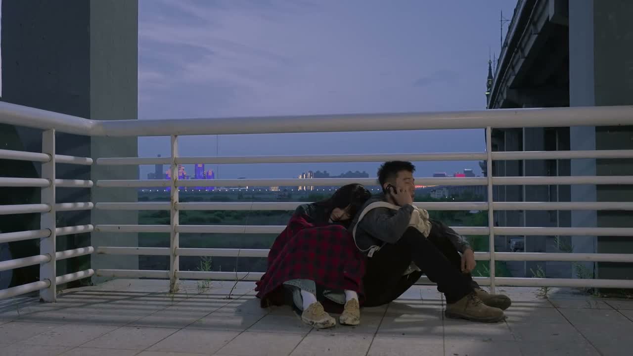 咋给我打电话啊 宇穹