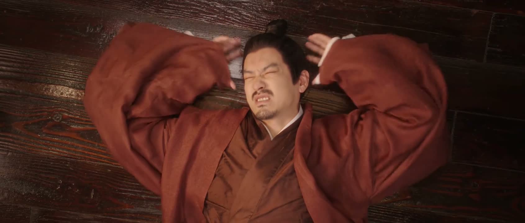 你却为了别的女人殚精竭虑