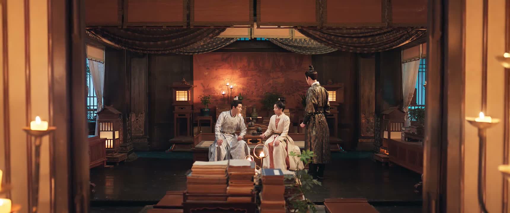 就好像他从天上直挺挺地掉下来