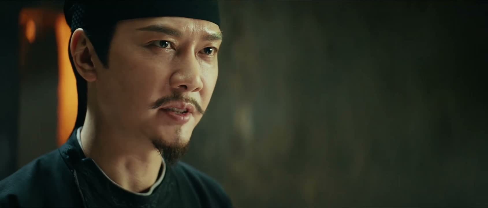 竟是万丈深渊