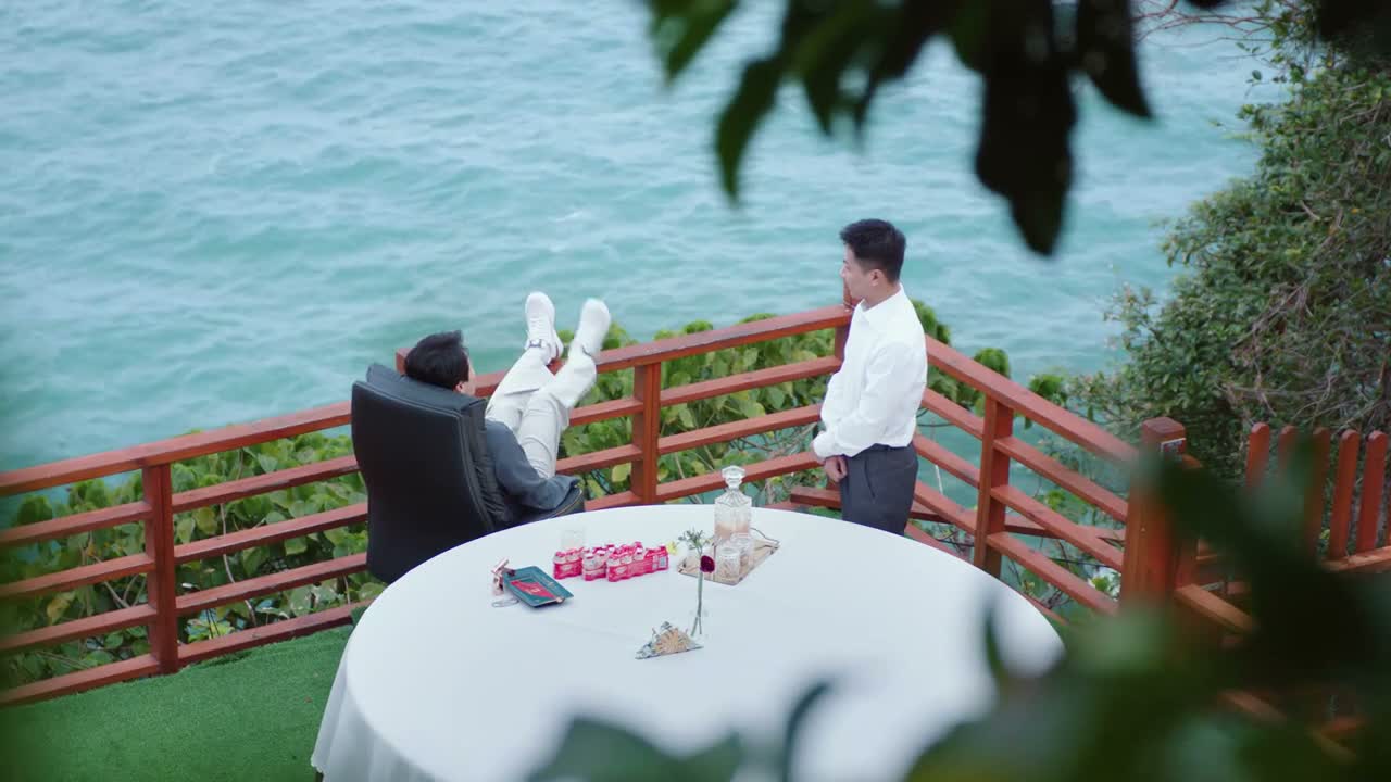 喂 裴总 有何指教啊