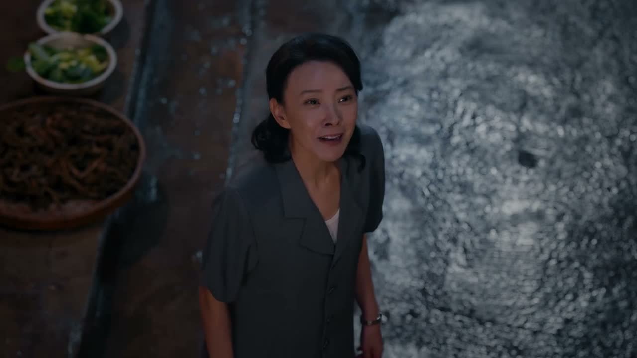 咱们县 唯一的一个大学生 我一点不担心
