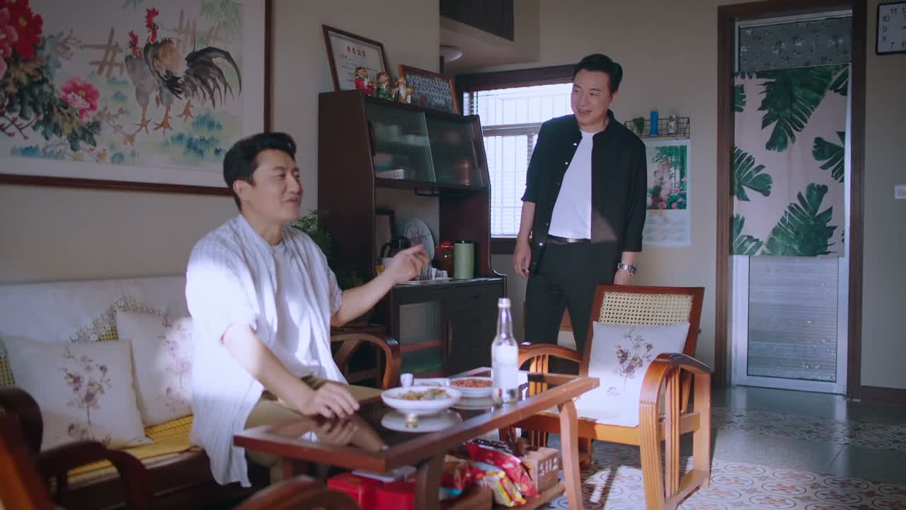 你今儿回来早啊 赶紧