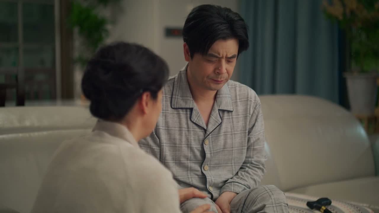 那明明心里比谁都高兴