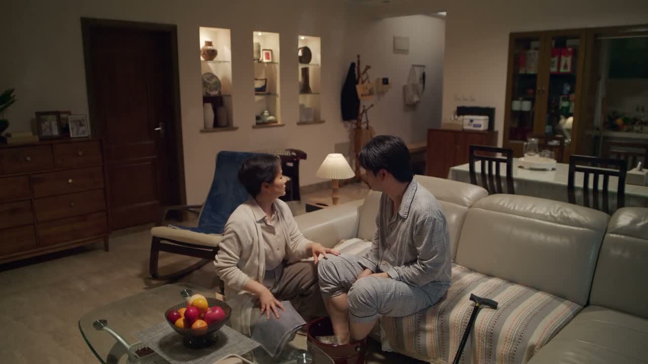这么晚了 不会是羞羞吧