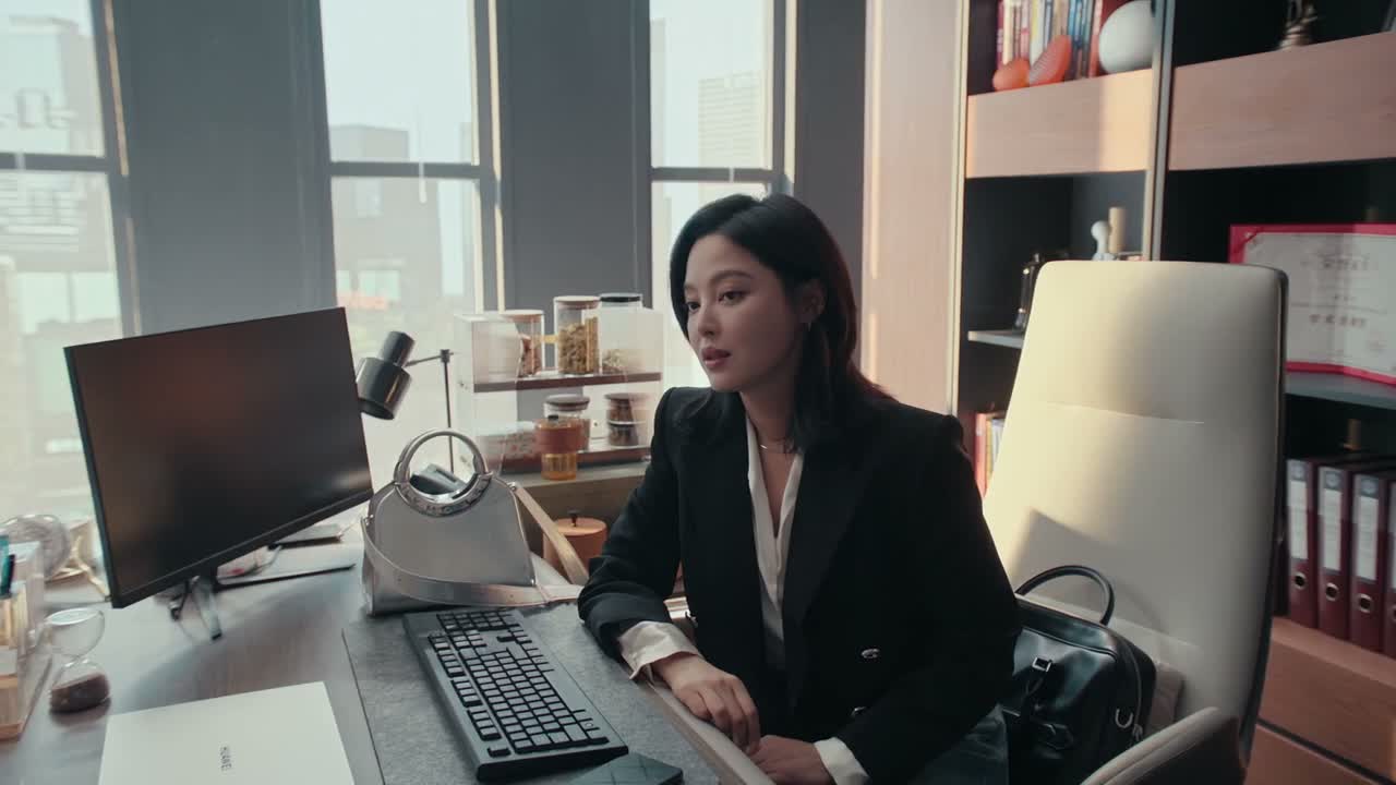 人来人去是所里的常态