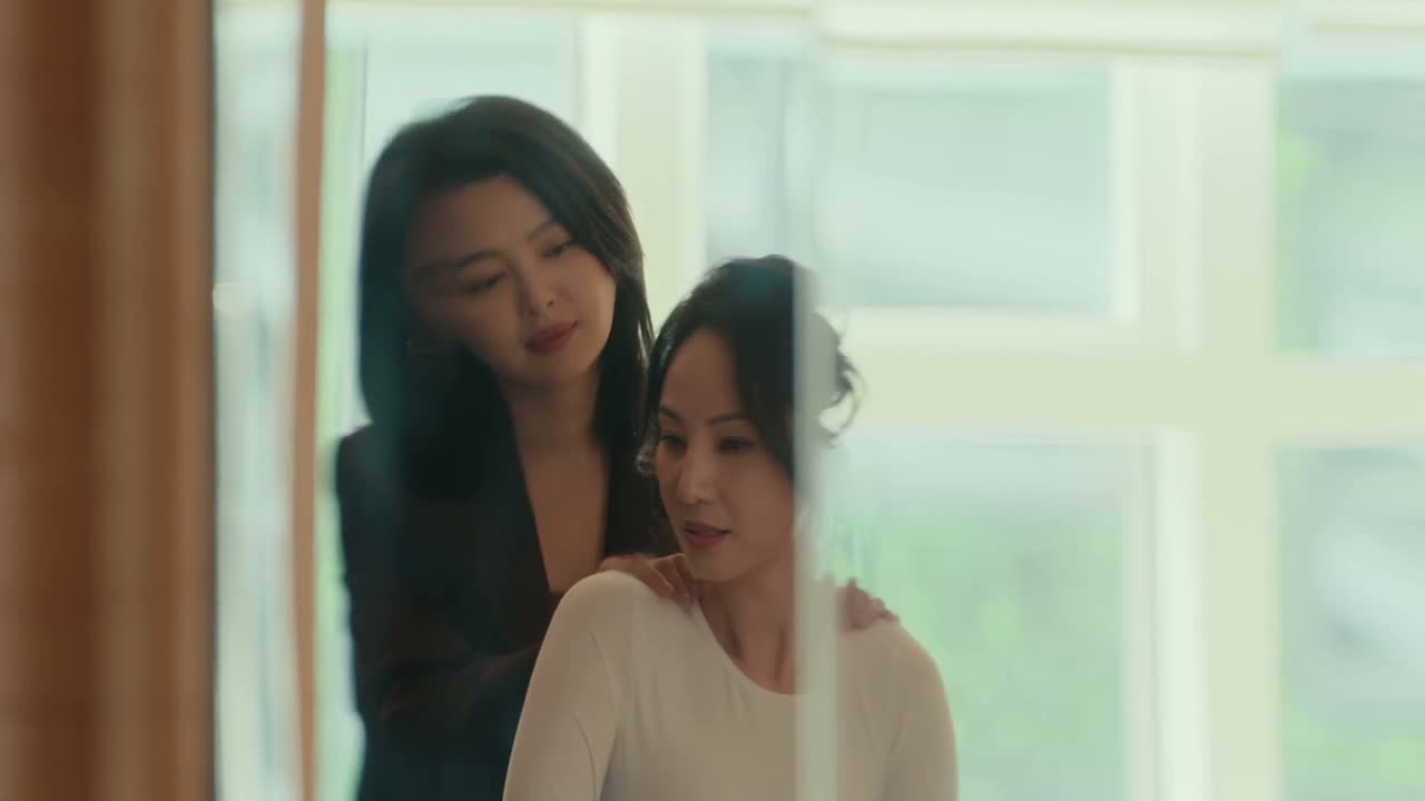 她遭遇这么大一摊事