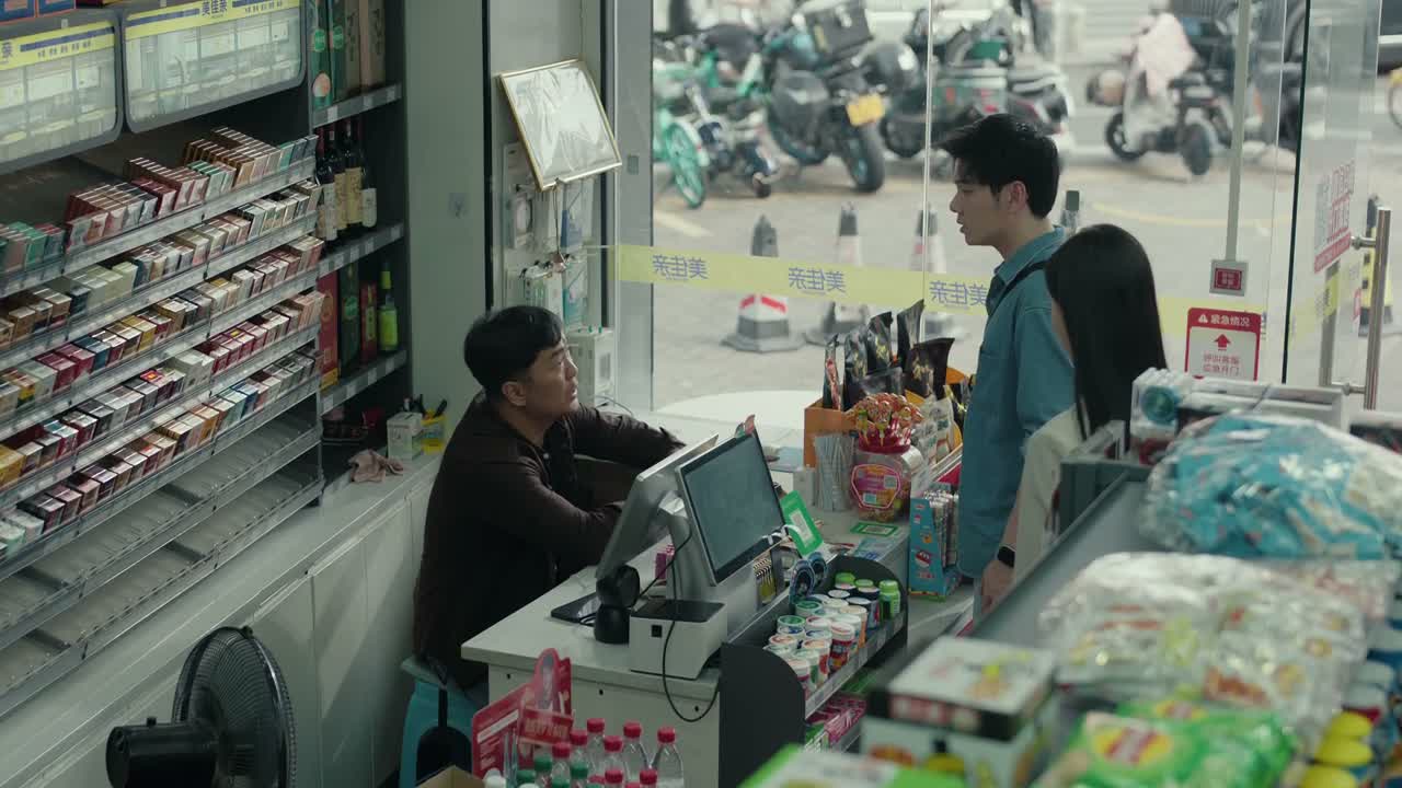 我就出去跟他说了两句