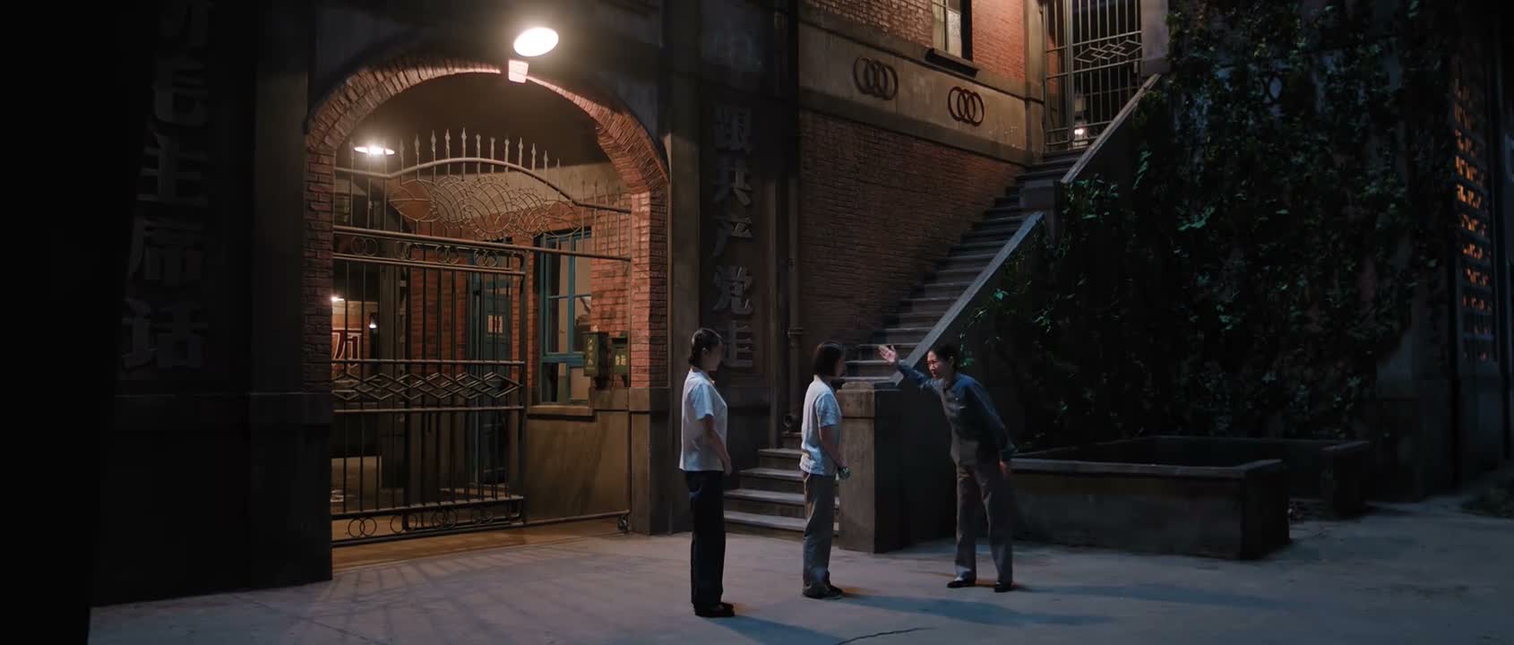 还是位救人的英雄 你说