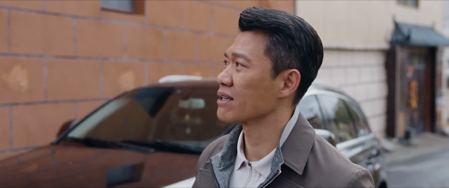 当他们骑上摩托车 开上汽车