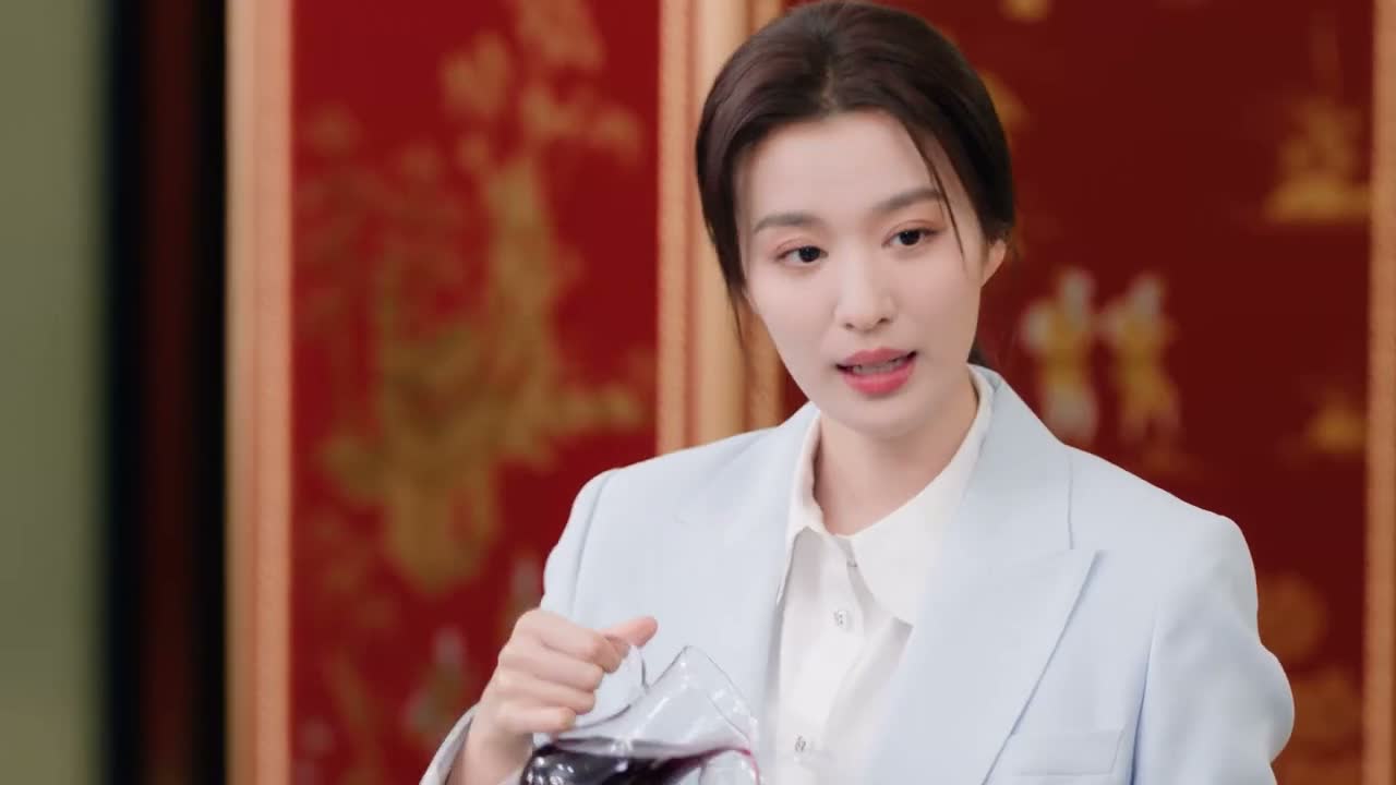 廖副总 我也敬您一杯