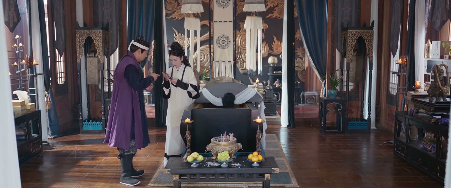 便趁乱偷走了凶器