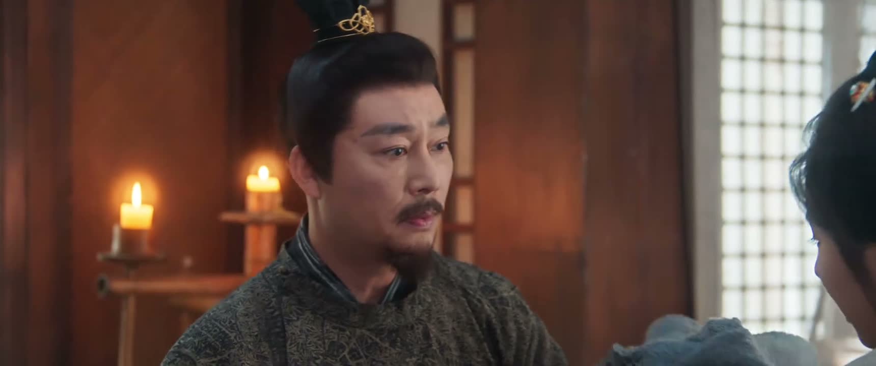 你怎么一来就忙前忙后的