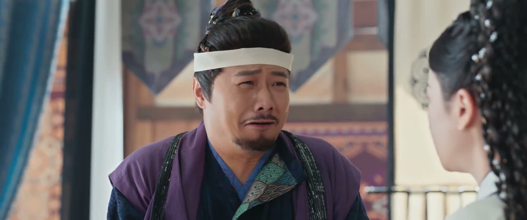 小人在一家兵器铺当中