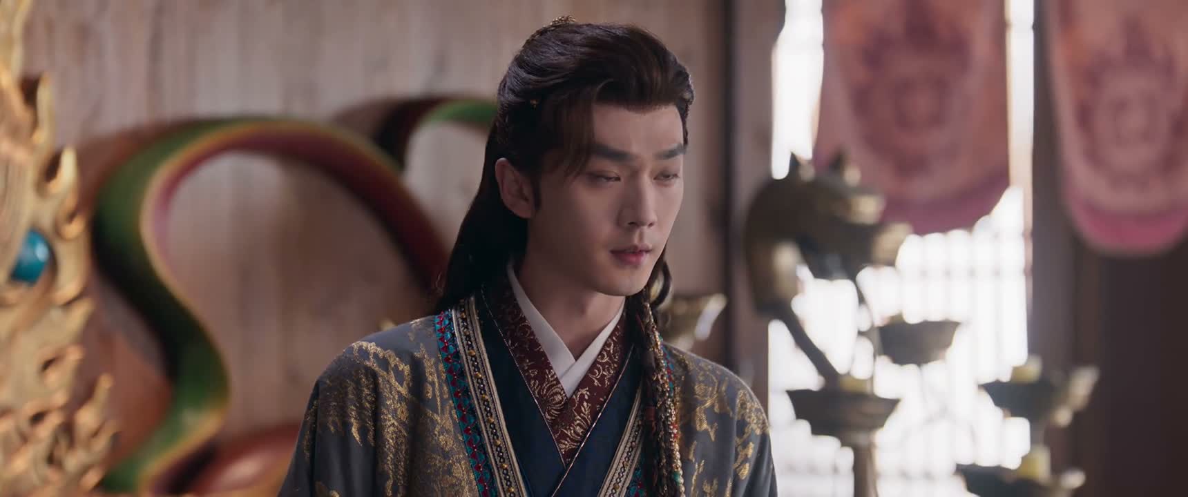 只是如今大哥新丧