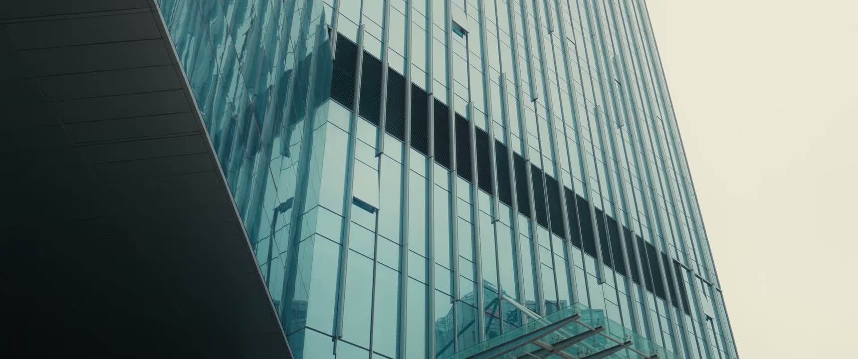 没想到许总把所有的客户 都给了赵玫