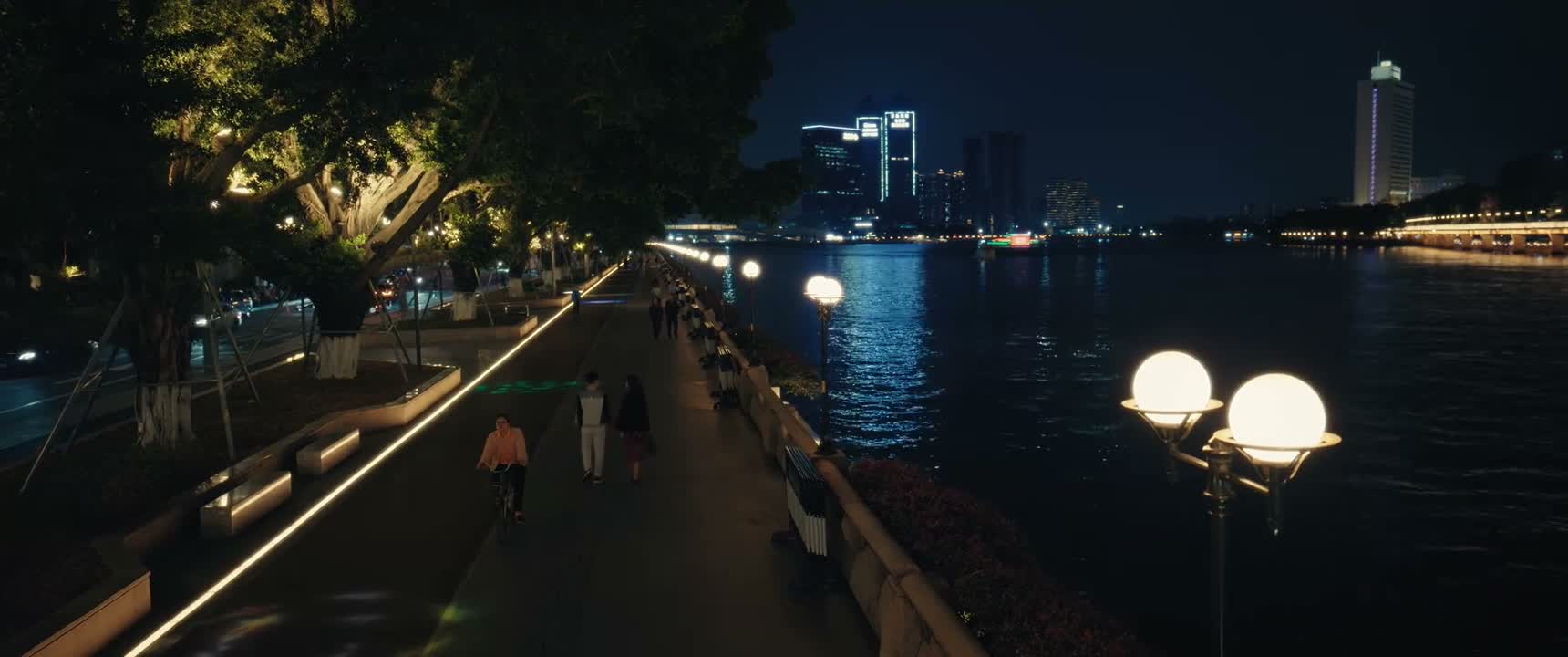 你把我年龄报出来了