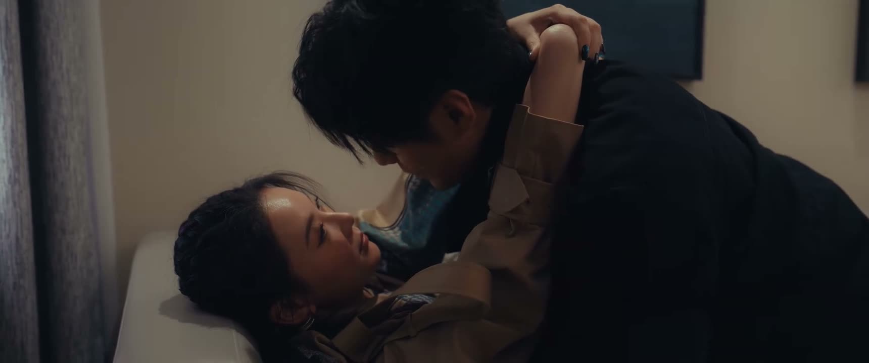 我给你弄一杯柠檬水 好不好 喝了会很舒服的