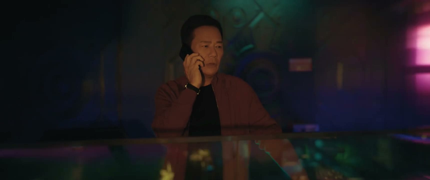 愿意敬酒的美女有得是