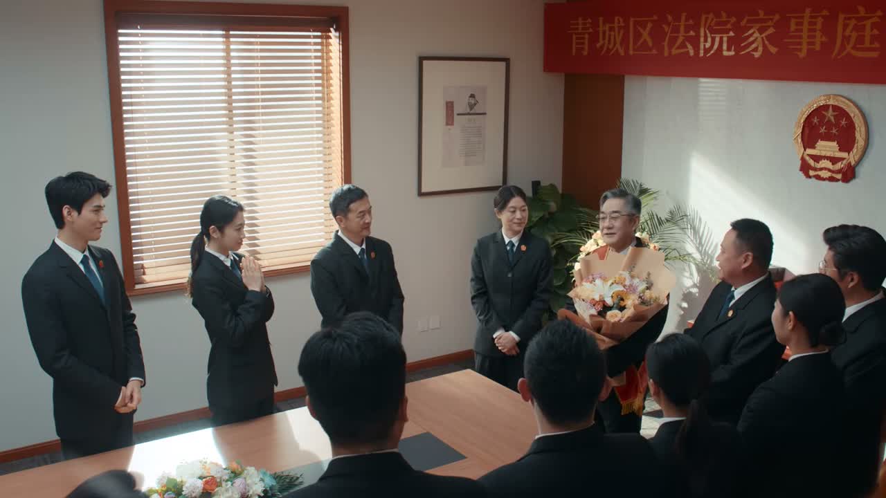 既激动 又感慨