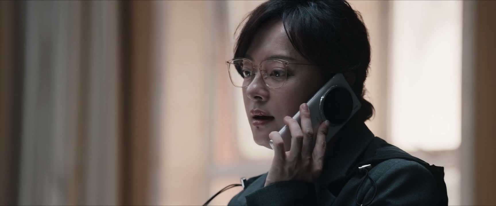 你好 请问罗梁医生在吗