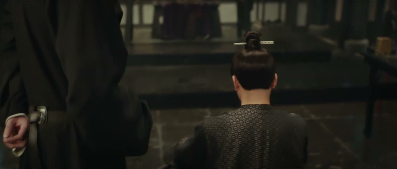 为何送其青衣