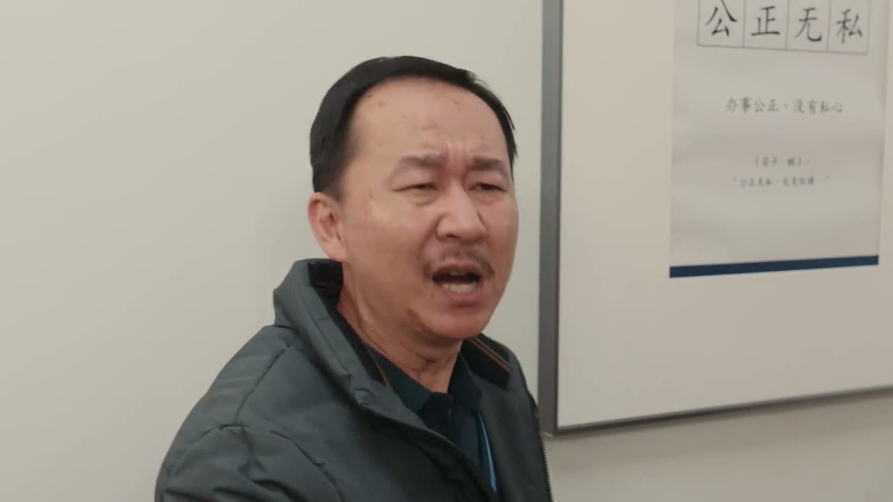 咱爸也甭想跟他吃香喝辣的