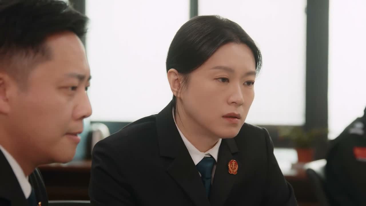 怎么还盖了个毯子 放大