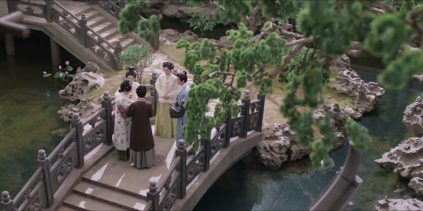 起风了 要不回屋里吧