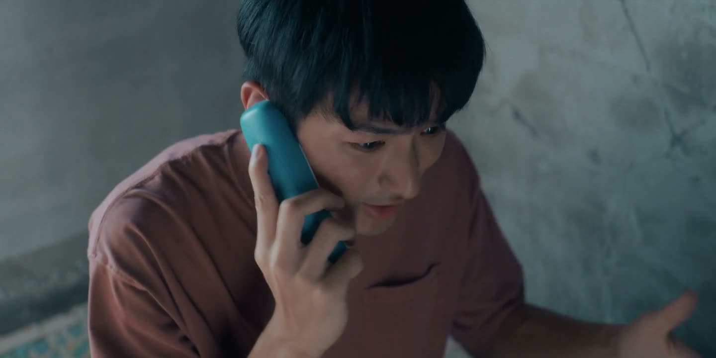 可是昨天晚上他明明就认出我了啊
