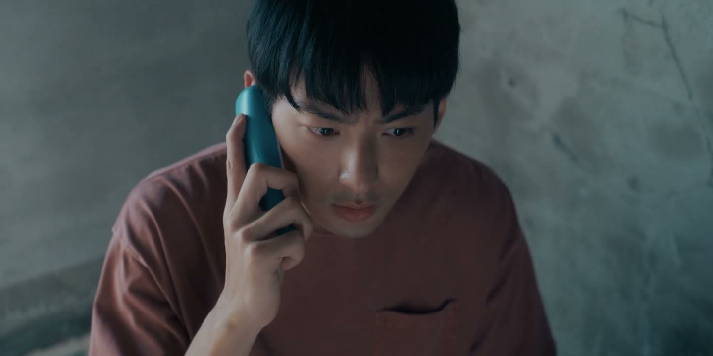 所以我得到锺小右的身分