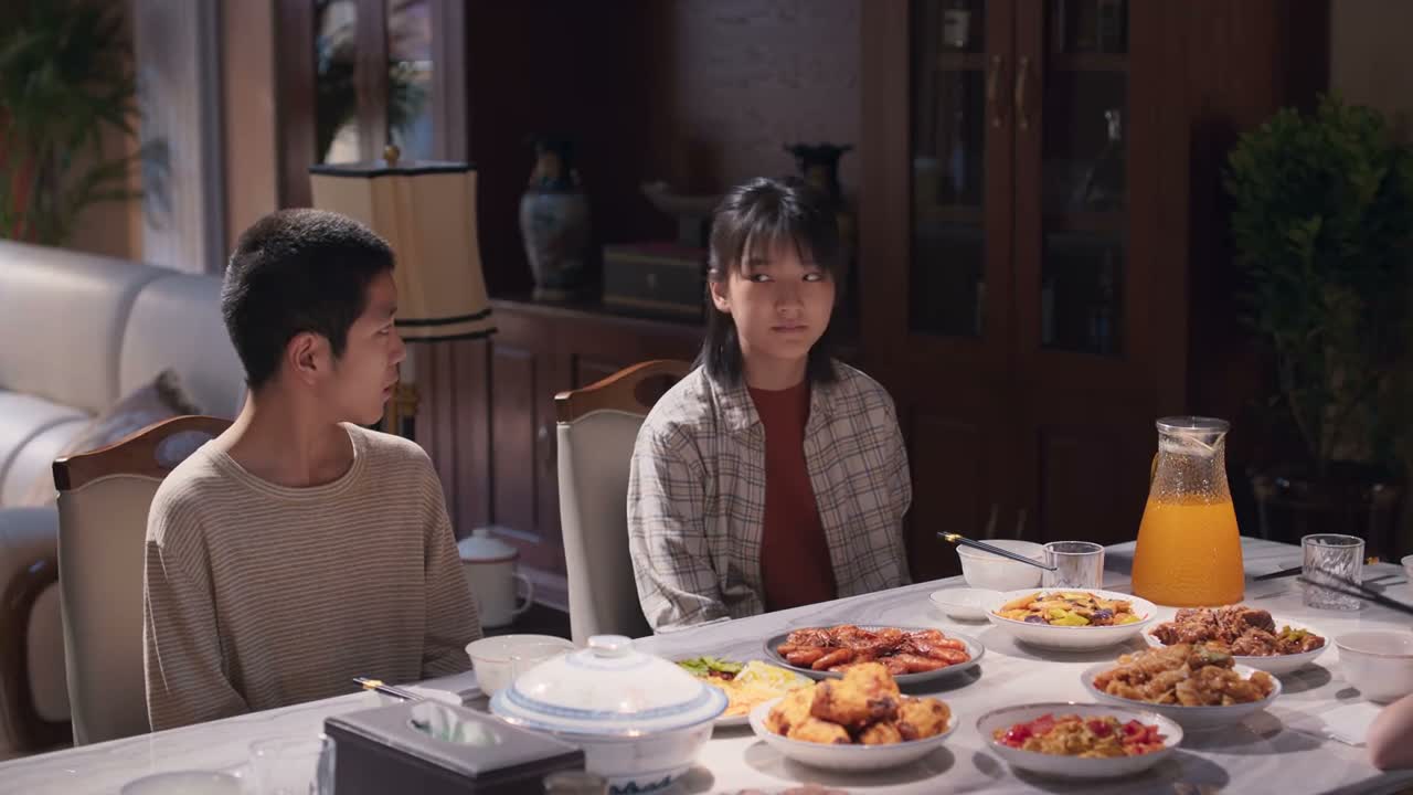 阿姨知道了 阿姨这就去拿
