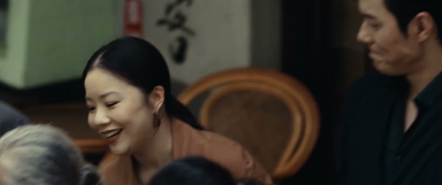奶奶 我们邻里邻居都很熟的
