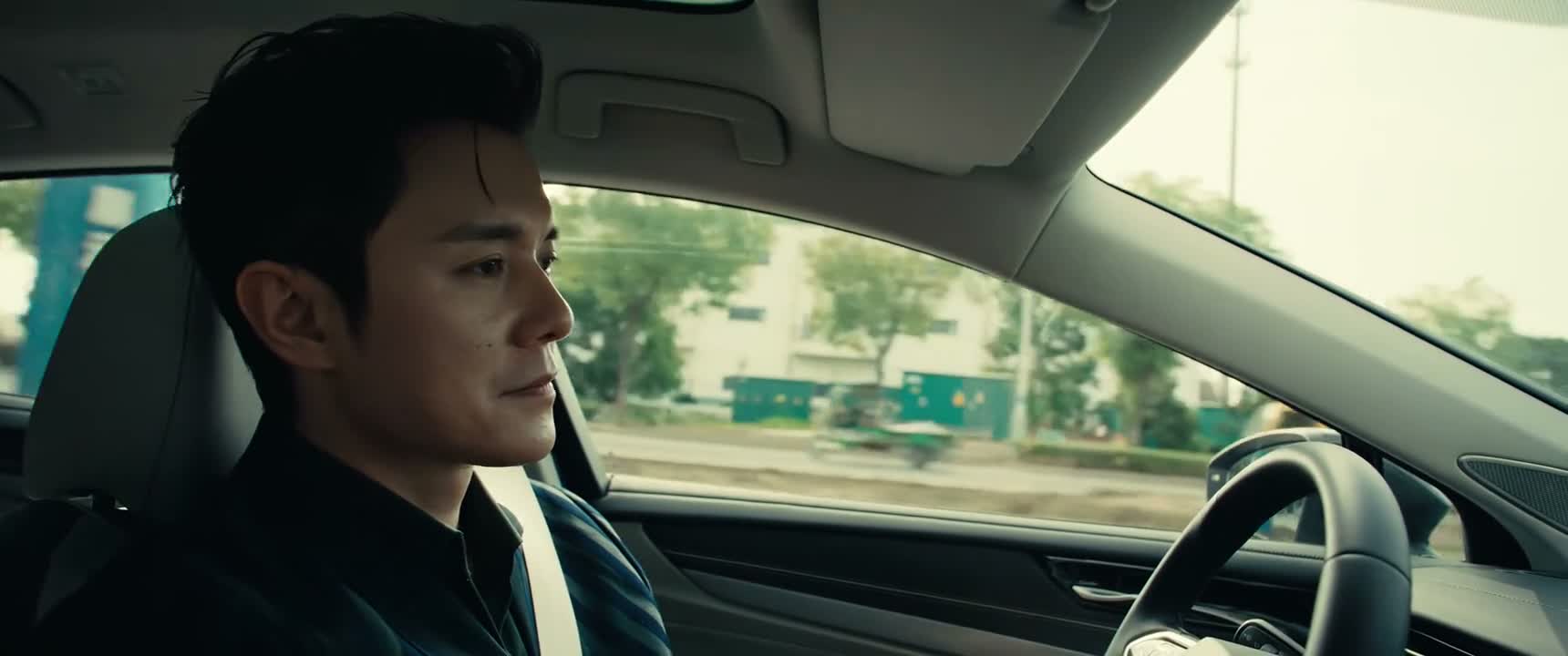 我把医保卡什么的都给她了