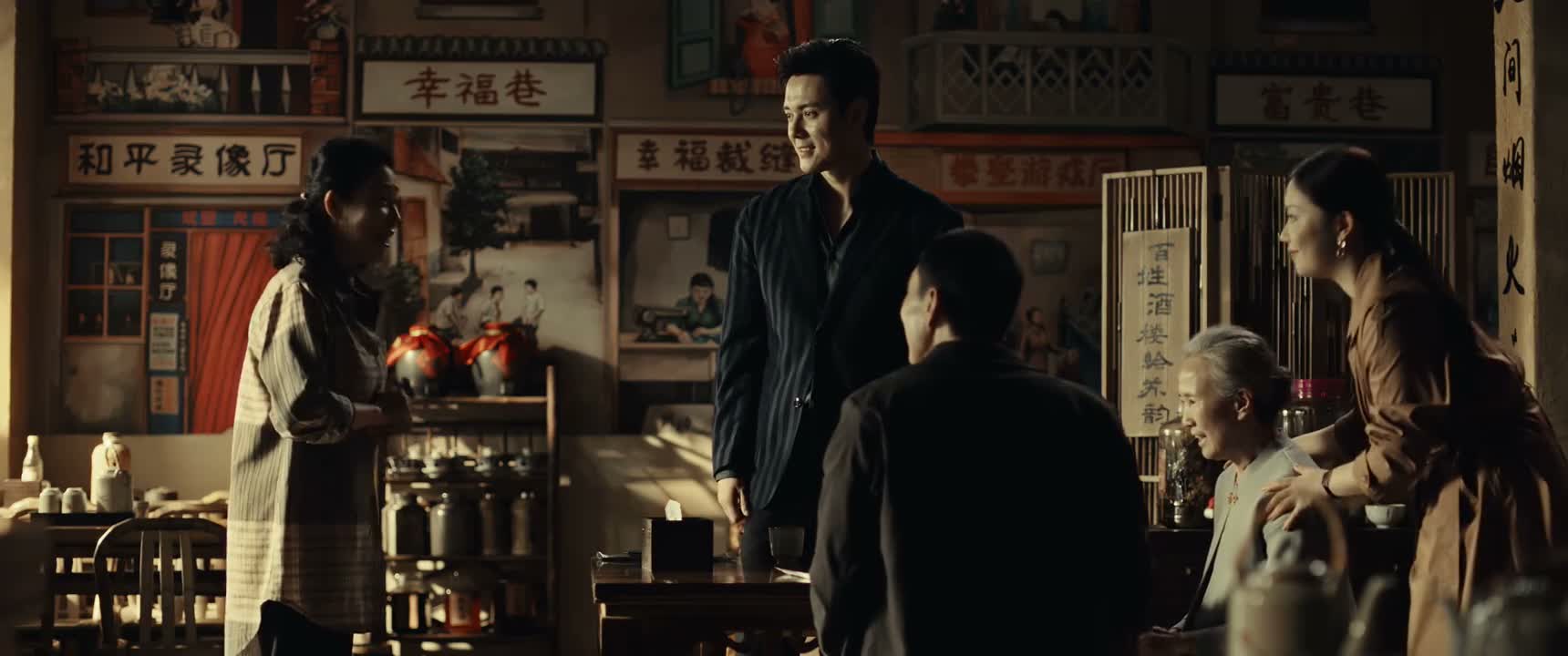 咱们一起拍个照片吧 隔壁还等我呢