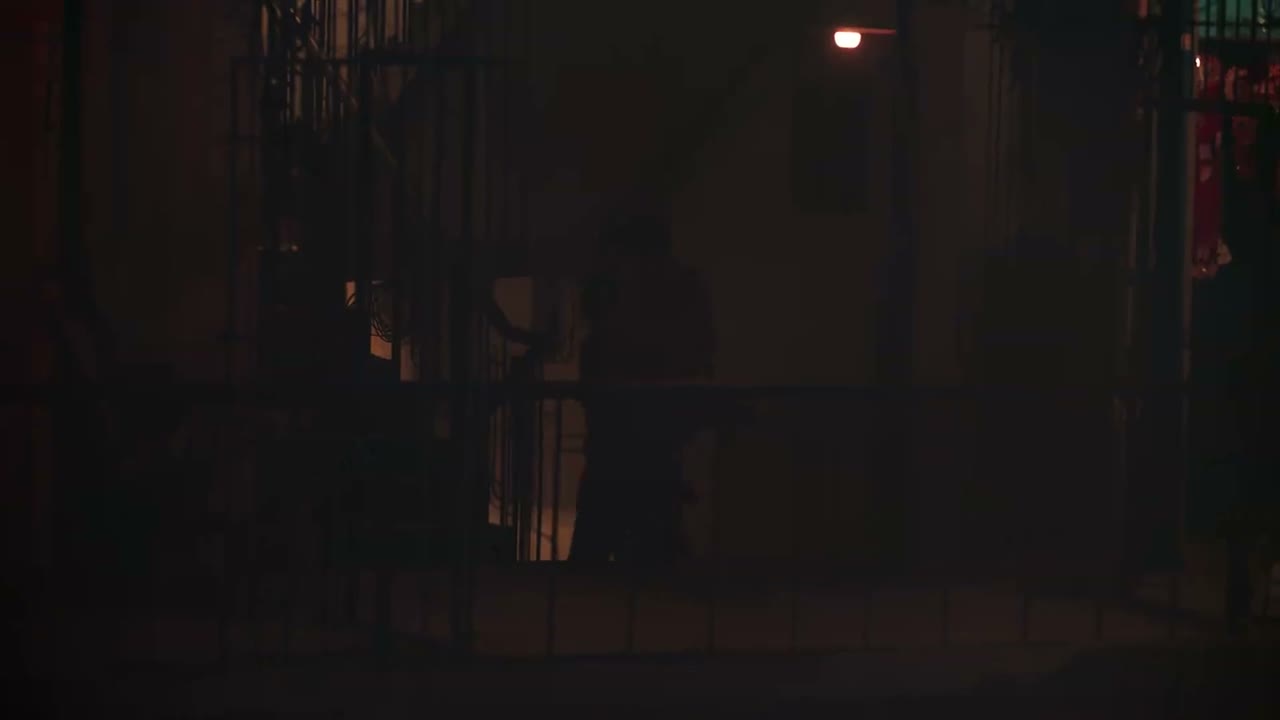 楼下着火了