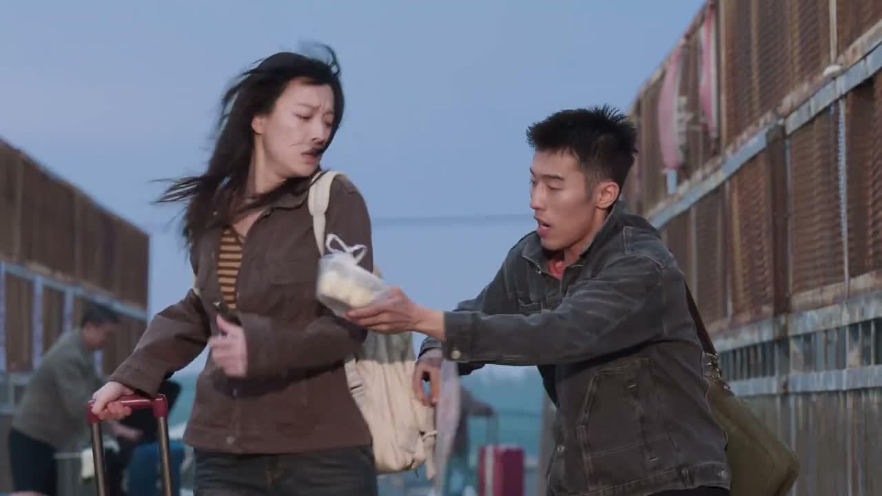 你把这个拿上 拿上 啥啊