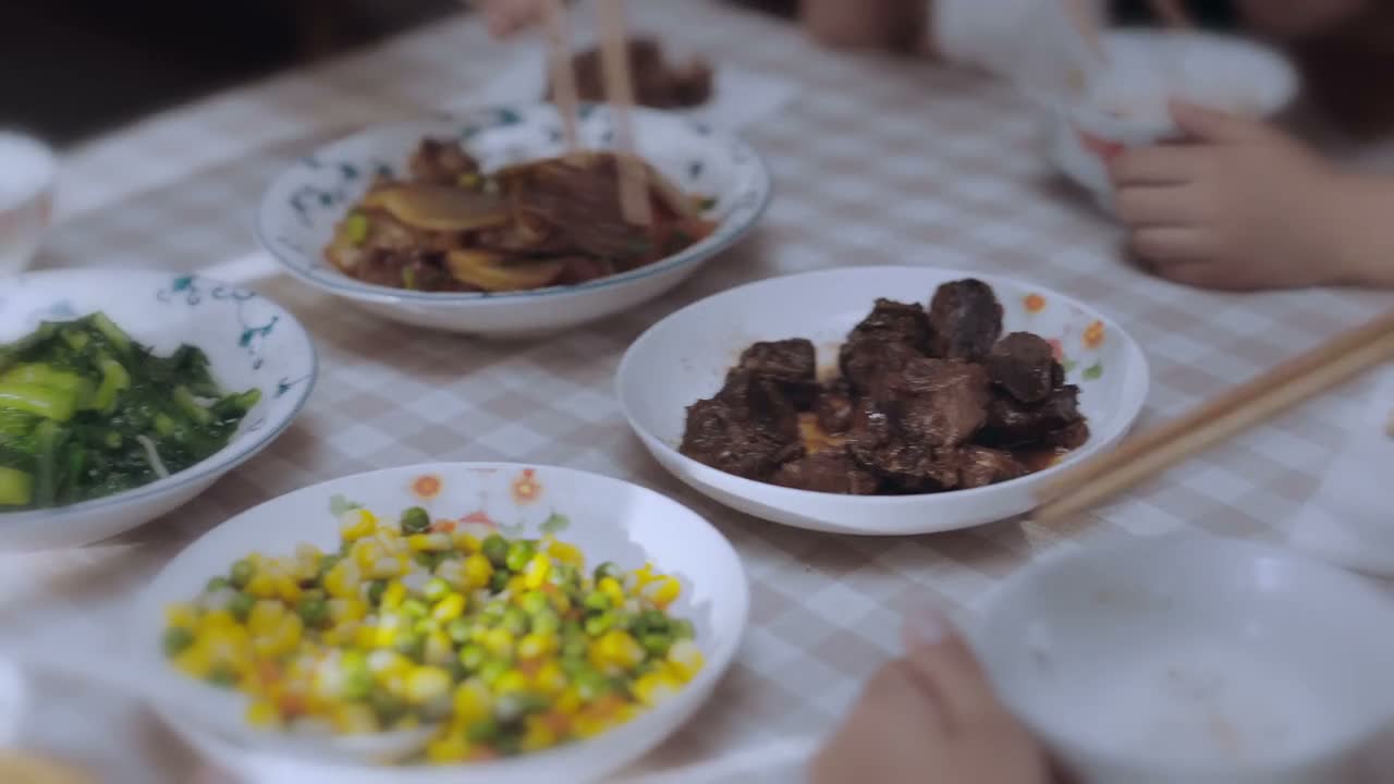 吃肉才能长高高 听爸的