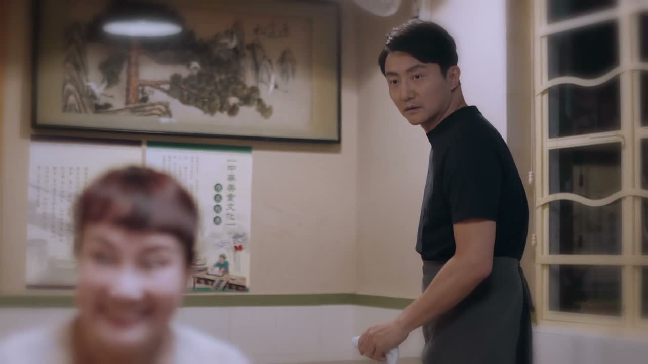 吓唬孩子干什么 逗他玩嘛