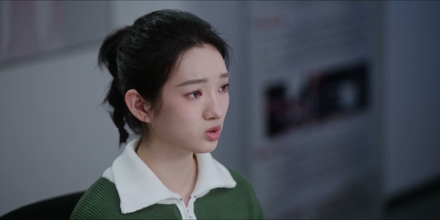 被一个办入住的客人给绊住了