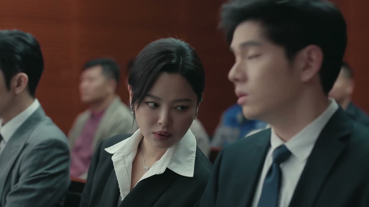 那个冯素娥怎么还没到