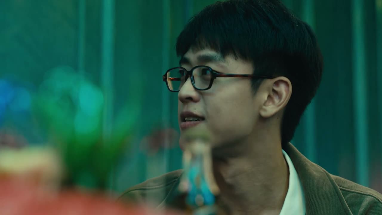帮一些客户穿针引线
