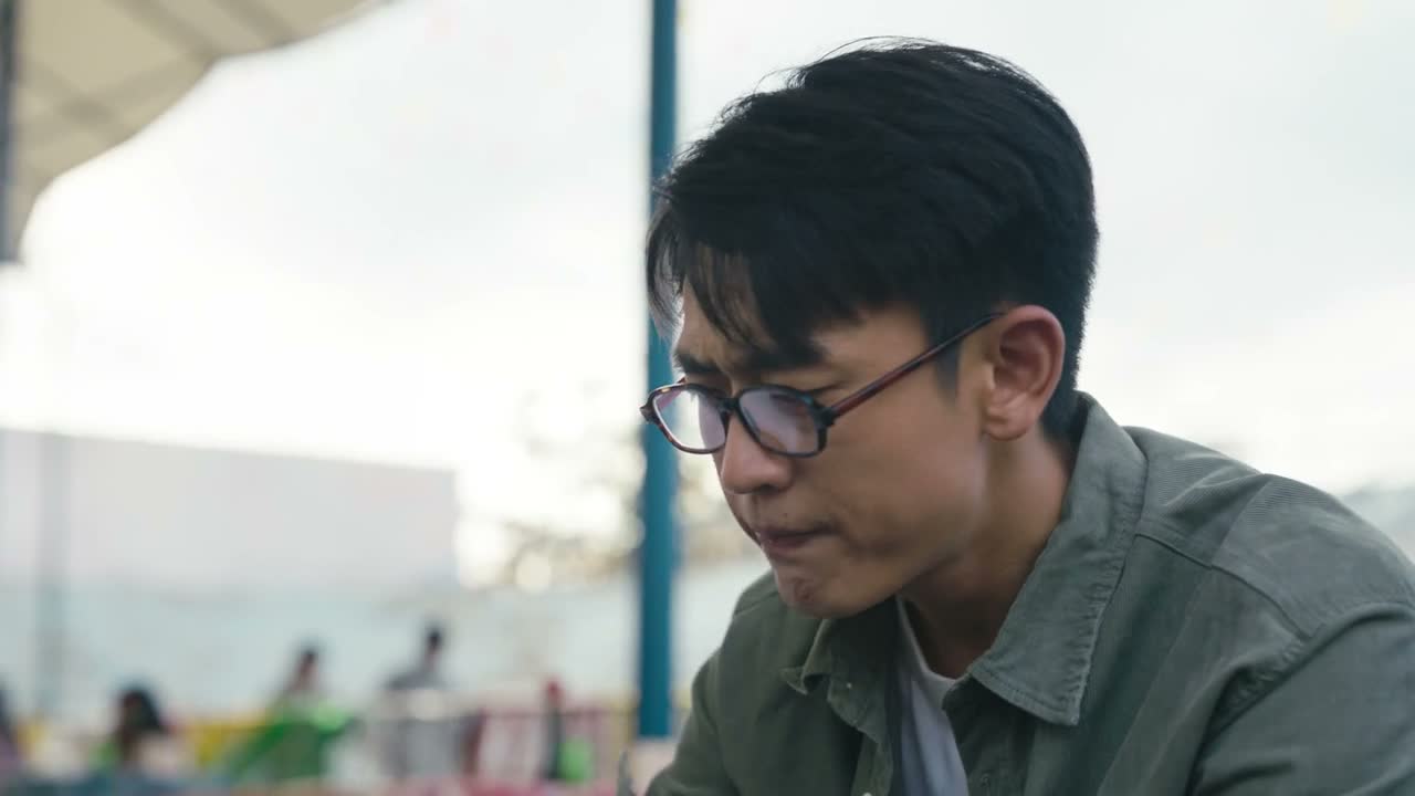 那家里老人他着急啊 替你