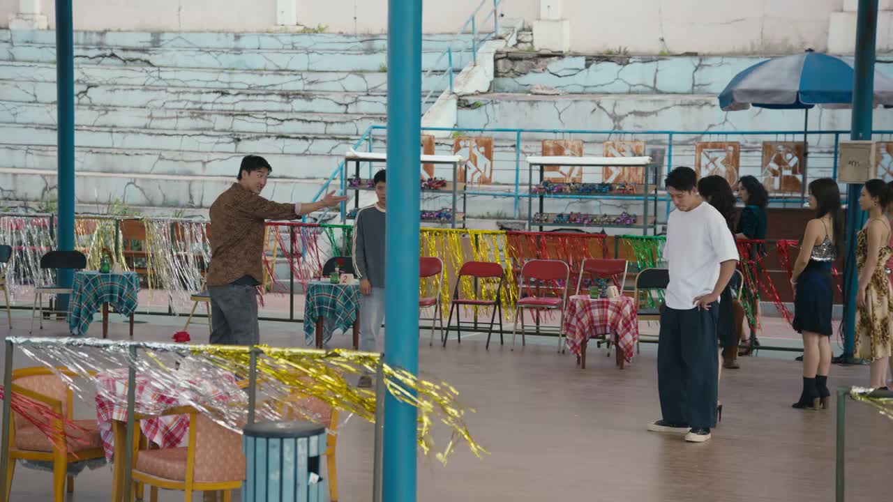 你们几个嫌这钱脏