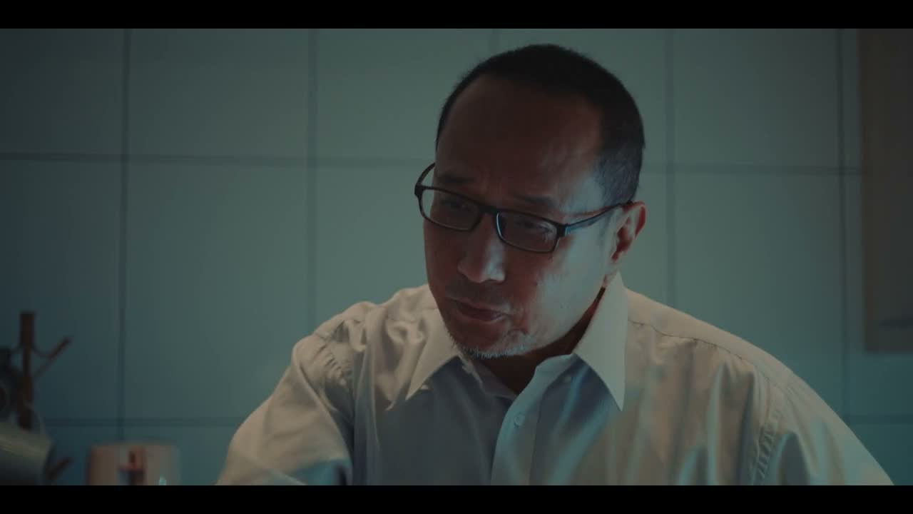 当初就是被你这张帅脸给骗了