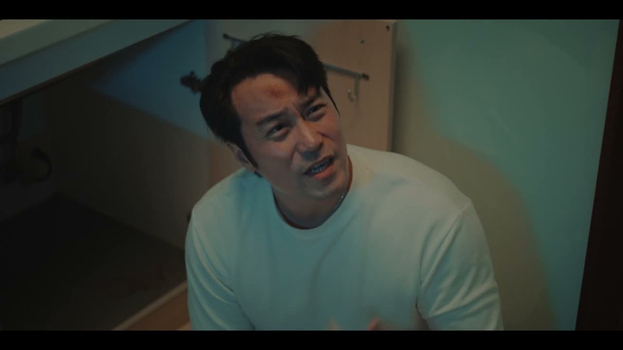 她年纪应该跟我差不多吧