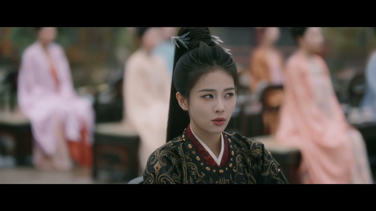 重点是她的手