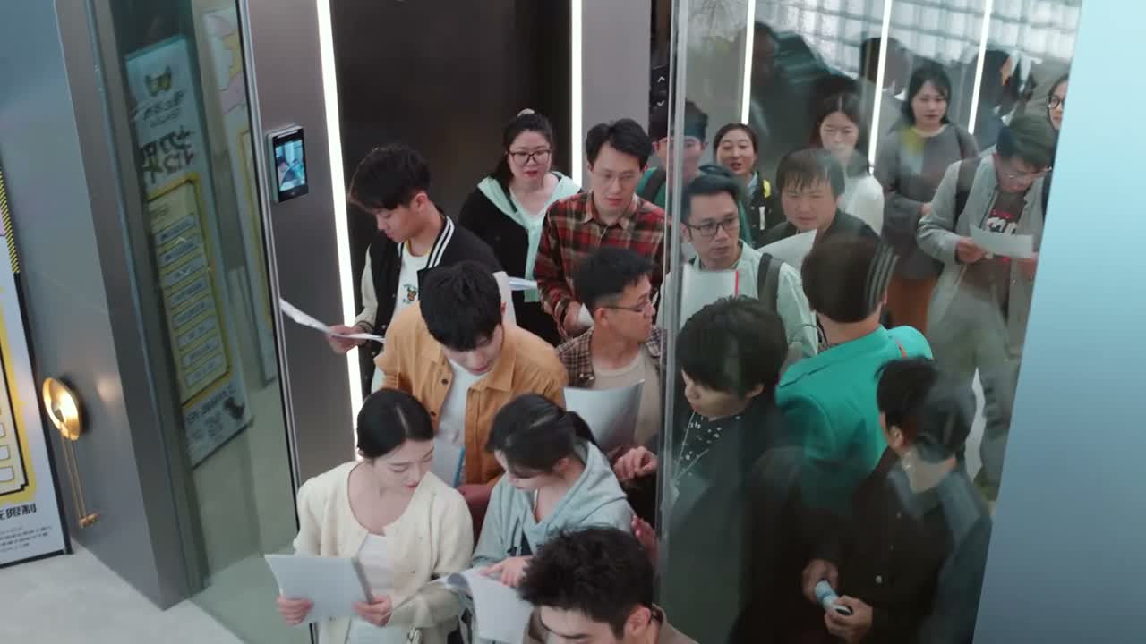 不好意思 过一下 不好意思 借过一下